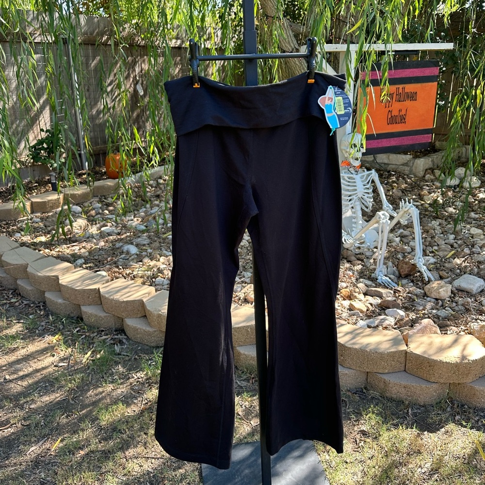 Half Moon Fold Flared Leggings - NWT Large Like LULELEMON NULU FLARED - Picture 6 of 8